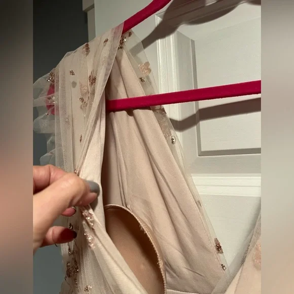 Soieblu gown size large (8/10). Pale pink with gold glitter flowers and hearts - Picture 8 of 10